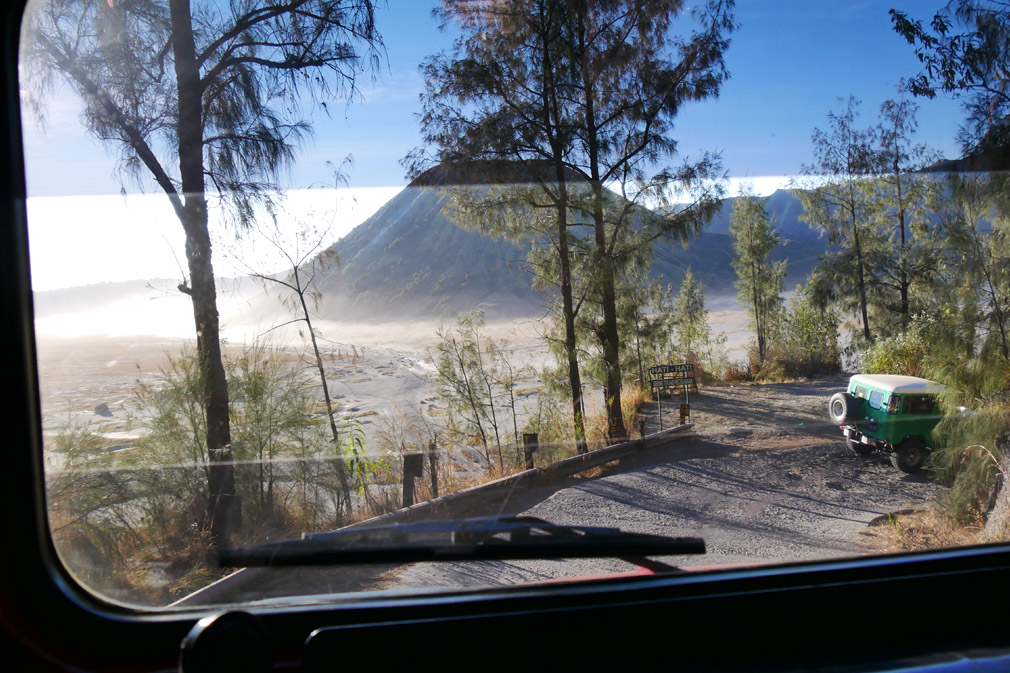 excursion jeep volcan